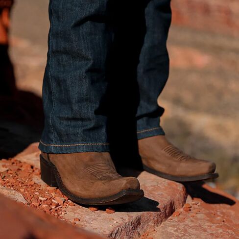 حذاء رعاة البقر بتفاصيل منسوجة بنية اللون ومقدمة مربعة ضيقة للرجال من شركة Corral Boot Company LLC in Saudi Arabia