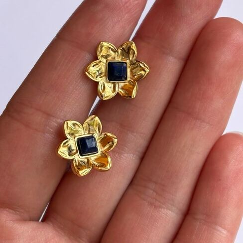 Gold Flower Stud Earrings with Blue Square Accent in Saudi Arabia