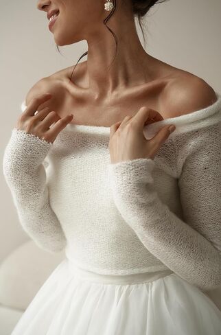 Wedding dress topper bridal bolero wedding pullover white mohair sweater bride top winter wedding cover up bridal cape in Saudi Arabia