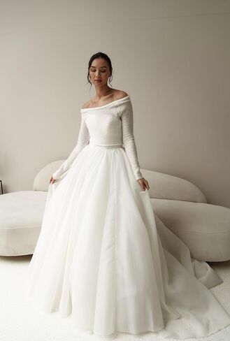Wedding dress topper bridal bolero wedding pullover white mohair sweater bride top winter wedding cover up bridal cape in Saudi Arabia