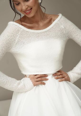 Wedding dress topper bridal bolero wedding pullover white mohair sweater bride top winter wedding cover up bridal cape in Saudi Arabia