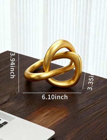 تمثال منحوت بعقدة ذهبية حديثة من Joogour - ديكور طاولة هندسي تجريدي لغرفة المعيشة، مكتب المكتب، رف الكتب | ديكورات وهدايا منزلية أنيقة باللون النحاسي (ذهبي) in Kuwait