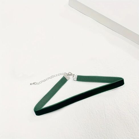 Lookray St. Patrick's Day Choker Necklace for Women Irish Green Velet Necklace St. Patrick's Ribbon Green Collar Necklaces Saint Patricks Day Jewelry Gifts Accessories in Saudi Arabia