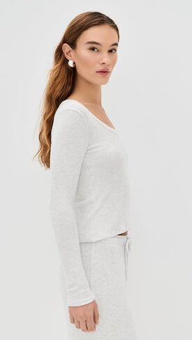 تي شيرت نسائي من Perfectwhitetee Esme مصنوع من قماش الوافل المصقول in Saudi Arabia