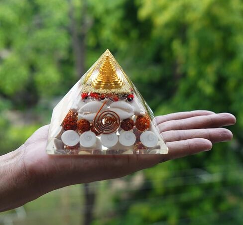 أورجون طبيعي لاكسمي هرم كريستال جوماتي شقرا الطبيعي مع شري يانترا هرم النجاح والازدهار in Kuwait