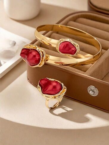 Classic Gold Bangle Bracelets for Women Modern Bracelet Elegant Jewelry Gift in Saudi Arabia
