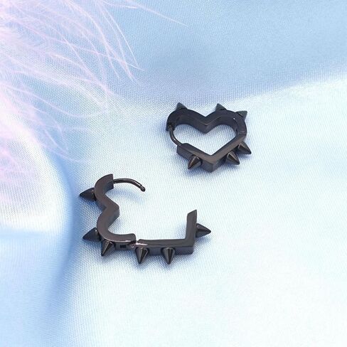 Goth Earrings Black Heart Punk Earrings Set Y2k Emo Jewelry Alternative Jewelry for Women Grunge Earrings Spike Earrings Gifts for Men in Saudi Arabia