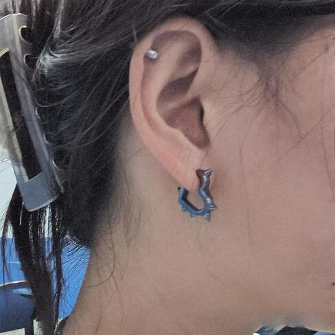 Goth Earrings Black Heart Punk Earrings Set Y2k Emo Jewelry Alternative Jewelry for Women Grunge Earrings Spike Earrings Gifts for Men in Saudi Arabia