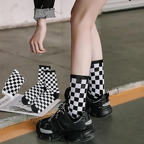 2 Pairs Fashion Harajuku Trends Checkerboard Socks, Black & White Geometric Checkered Socks, Hip Hop Cotton Print Skateboard Sock,Novelty Streetwear (Fits Sizes 7-8) in Saudi Arabia