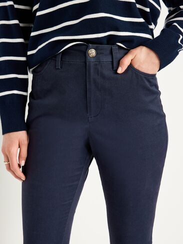 Old Navy High-Waisted Uniform Skinny Pants - Navy Captain in Saudi Arabia