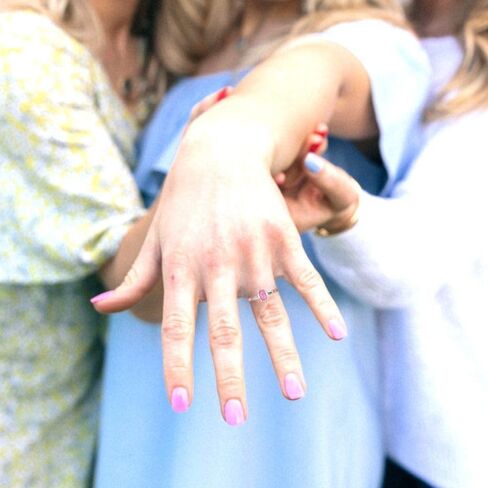 خاتم خطوبة من الألماس الوردي المقلد 0.8 قيراط للنساء، ذهب وردي عيار 14 قيراط (قطع الزمرد، 6x4 ملم) in Kuwait