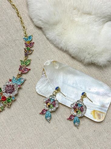 MMonesu Crystal Flower Bib Statement Necklace Set Chunky Flower Statement Necklace & Earrings Drama Bib Collar Jewelry Set for Women Prom Party Jewelry in Saudi Arabia