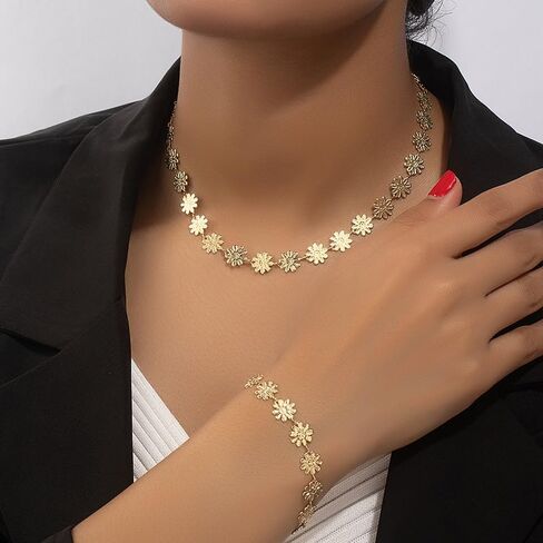 Gold Bangle Bracelets for Women Set Stackable Cuff Bangle Set Fashion Cuff Bracelet Gifts in Saudi Arabia