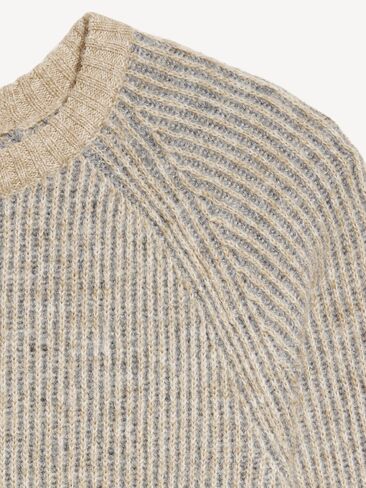 سترة من مزيج الصوف من Old Navy برقبة دائرية - أسمر ضارب للصفرة in Kuwait