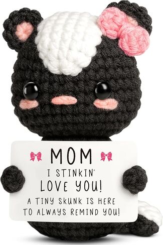 كروشيه هدايا عاطفية إيجابية للنساء - ألعاب صغيرة صغيرة مصنوعة يدويًا مع بطاقة تحفيزية - هدايا التخرج للطلاب والأصدقاء وزملاء العمل وابنة وابن الظربان ديكور in Kuwait