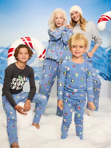 قطعة واحدة للأطفال من Old Navy بسحاب ثنائي الاتجاه للنوم واللعب - طيور البطريق (تطابق العائلة!) in Saudi Arabia