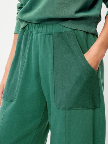 Old Navy Mid-Rise SoComfy Seamed Barrel Sweatpants - MUTED PINE in Saudi Arabia
