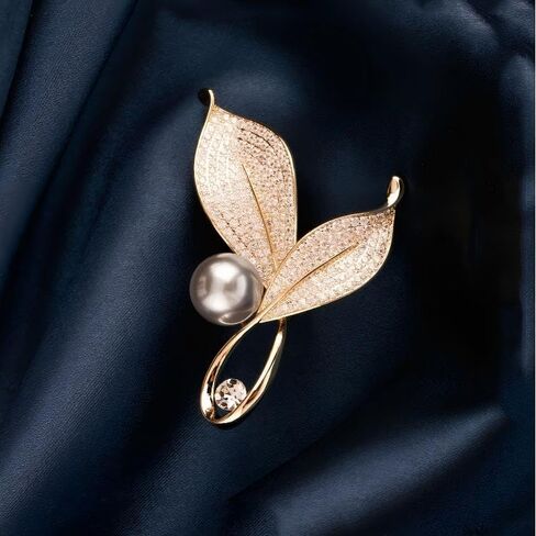 Elegant Crystal Leaf Brooch Pin with Grey Pearl, Gold-Plated Alloy with Rhinestones, 3.5cm Decorative Fashion Accessory in Saudi Arabia