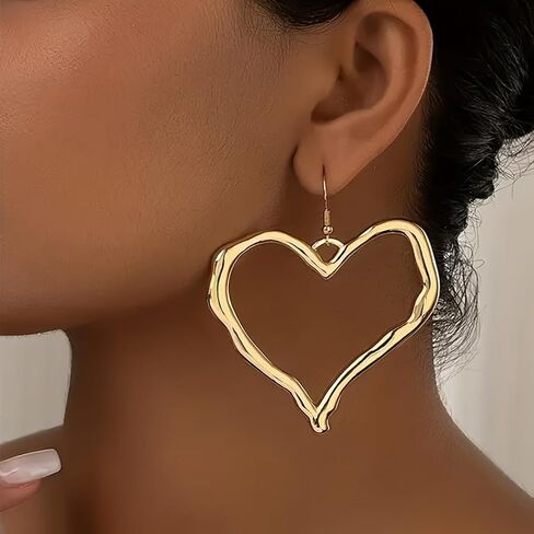 WLL Y2K Big Heart Necklace Earrings Set for Women Chunky Large Heart Statement Necklace Trendy Hollow Heart Dangle Earrings Jewelry in Saudi Arabia