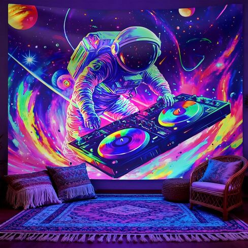 نسيج Seewan Blacklight لغرفة النوم، جدار متوهج تفاعلي للأشعة فوق البنفسجية معلق للديكور الجمالي لجدران غرفة النوم وغرفة المعيشة، قماش فلورسنت كبير 79 × 59 بوصة in Kuwait