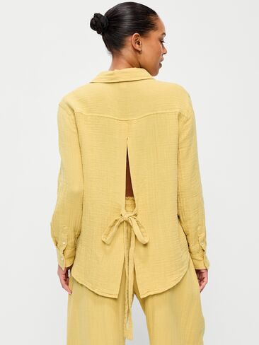 Old Navy Open-Back Crinkle Gauze Button-Down Shirt - Sandstorm in Kuwait