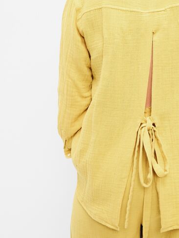 Old Navy Open-Back Crinkle Gauze Button-Down Shirt - Sandstorm in Kuwait