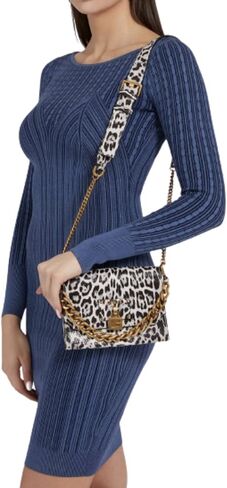GUESS مركز المرحلة Crossbody رفرف in Saudi Arabia