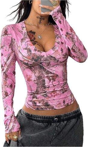 RoseSeek Women's Y2K Camo Graphic Tees V Neck Long Sleeve Crop Tops Fitted T Shirts Streetwear in Saudi Arabia