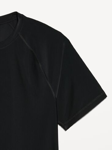Old Navy Raglan-Sleeve Rashguard Swim Top - Black Jack in Saudi Arabia