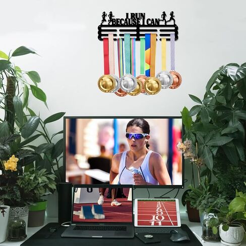 عرض حامل ميدالية الجري الفائق، أنا أركض لأنني أستطيع أن أحمل الكأس، حامل شماعات، نص تحفيزي، حامل جدار معدني رياضي بدون خطافات، أكثر من 60 ميدالية، هدايا سوداء للأطفال in Kuwait
