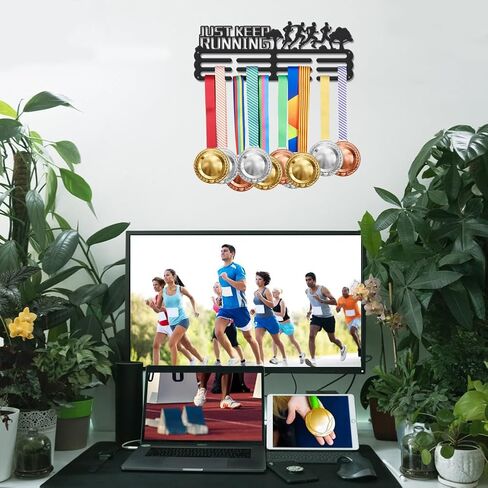 عرض حامل ميدالية الجري الفائق، أنا أركض لأنني أستطيع أن أحمل الكأس، حامل شماعات، نص تحفيزي، حامل جدار معدني رياضي بدون خطافات، أكثر من 60 ميدالية، هدايا سوداء للأطفال in Kuwait
