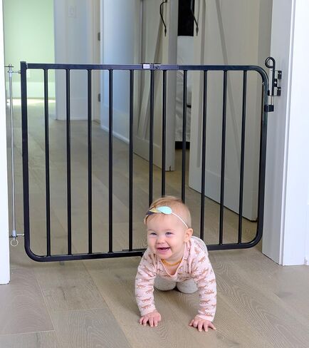 Cardinal Gates MG15 Auto-Lock Baby Gate - Adjustable Indoor Dog Gate - Aluminum Safety Gate for Kids & Pets - 26.5 to 40.5 Inches Wide - White in Saudi Arabia