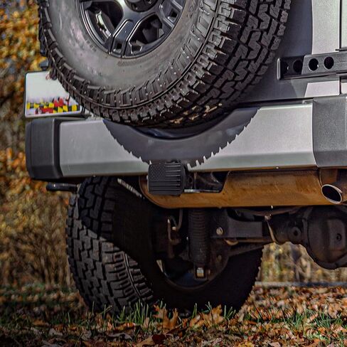 غطاء جهاز استقبال وصلة المقطورة المعدنية مقاس 2 بوصة من Anley - شعار العلم الأمريكي الأسود الوطني - طلاء كهربائي مقاوم للصدأ - متوافق مع جهاز استقبال وصلة الجر القياسي 2 بوصة للسيارة والشاحنة وجيب وRV in Kuwait