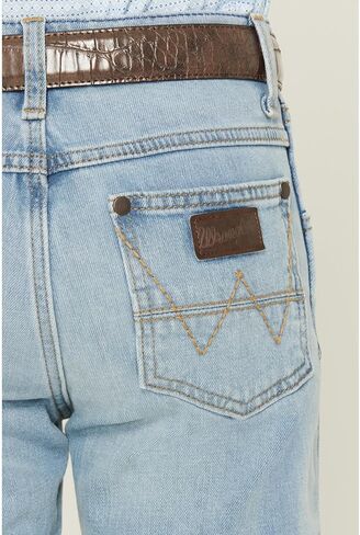 بنطلون جينز Wrangler للأولاد ذو تصميم نحيف ذو قصة ضيقة - Cloverdale، 14 in Saudi Arabia