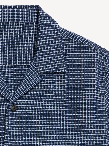 قميص تخييم بأكمام طويلة من Old Navy - طباعة باللون الأزرق الداكن in Kuwait
