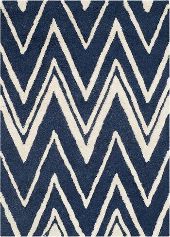 سجادة SAFAVIEH Cambridge Collection Accent - 2' x 3'، كحلي وعاجي، صوف شيفرون مصنوع يدويًا، مثالي للمناطق ذات حركة المرور العالية في المدخل، غرفة المعيشة، غرفة النوم (CAM711M) in Saudi Arabia
