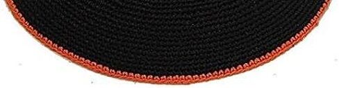 Kippah نسيج أسود ناعم (سيروجا) تصميم حدود ملونة مقاس 17 سم in Saudi Arabia