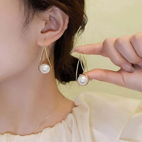 1Pair Twisted Pearl Earrings, Gold Tone, Fashion Jewelry for Women, Elegant Drop Earring for Casual Wear, Stylish Accessories for Everyday Use (Golden) in Saudi Arabia