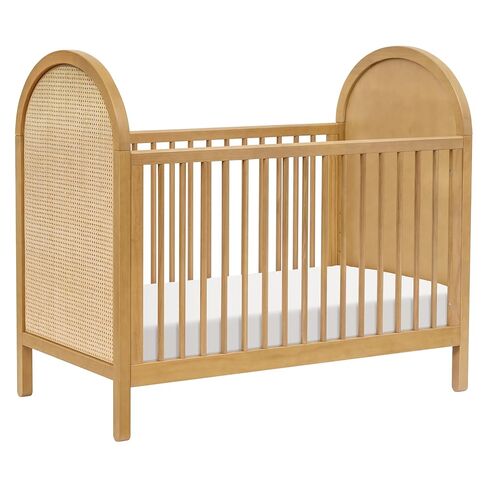 Babyletto Bondi Cane 3-in-1 قابلة للتحويل مع طقم تحويل سرير صغير في الجوز الطبيعي مع قصب طبيعي ، Greenguard Gold Certified in Kuwait