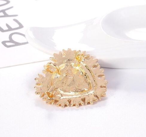 Vintage Baroque Heart Brooch Pin Gold Love Heart Lapel Pin Women Men Suit Coat Pin Badge Crystal Love Heart Corsage Jewelry for Valentine's Day Christmas in Saudi Arabia