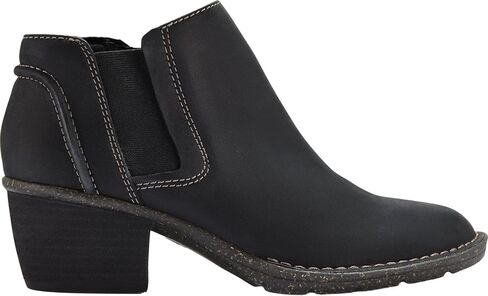 حذاء نسائي من Clarks Kastela Lo مصنوع من الجلد باللون الأسود مقاس 8.5 واط in Saudi Arabia