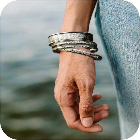 مجموعة أساور Alia Bangle من The Skipping Stone - مجموعة من 4 أساور نحاسية مصنوعة يدويًا مع طلاء فضي - أساور متينة وخفيفة الوزن للنساء - مجوهرات نحاسية ذات غرض - هدية مثالية لها in Saudi Arabia