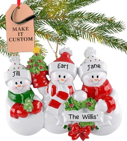 عائلة شخصية مكونة من 7 زخرفة 2025 | تخصيص مجاني لمدة 24 ساعة | زينة عيد الميلاد لرجل الثلج المحفور بالليزر للشجرة | هدية مخصصة مغلفة بتذكار للعطلات الاحتفالية لسبعة أشخاص in Kuwait