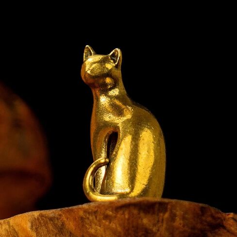 100% Solid Brass Meditating Frog Statue - Retro Desktop Decor Collectible Figurines for Oddities and Curiosities Unique Desk Ornament and Home Decor Art Piece Vintage Crafts for Office or Living Space in Saudi Arabia