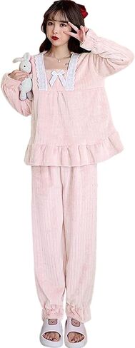 طقم بيجامة نسائي من الفلانيل مع تفاصيل فيونكة - ملابس مريحة وفضفاضة للشتاء in Saudi Arabia
