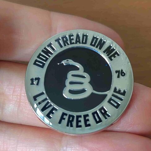 Dont tread on me, live free or die Enamel Pin metal badge brooch for backpack,Revolutionary War 1776 Rattlesnake in Saudi Arabia