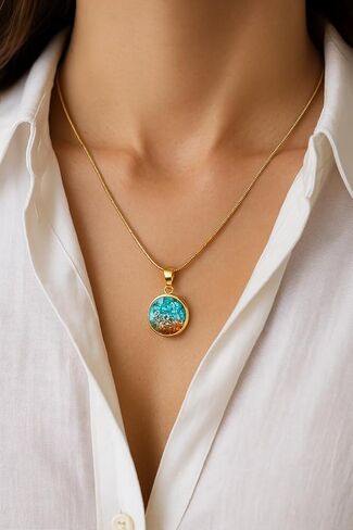 مجوهرات رمل إسرائيلية أصلية - قلادة دائرية من الراتنج من مجموعة Genesis Jewelry Admati - مصنوعة يدويًا في القدس مع رمال الأرض المقدسة الأصلية المعتمدة من إسرائيل in Saudi Arabia