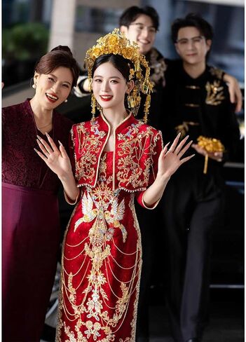 in OrientTown Bride Wedding Dress Xiuhe Traditional Chinese Toast Ceremony Tops + Skirt for Lady Party Attire A070 in Saudi Arabia