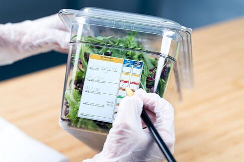 منتجات Carlisle FoodService Products StorPlus صينية طعام بلاستيكية 1/6 مع ملصق متكامل للمطاعم، 2.5 كوارت، شفاف in Saudi Arabia