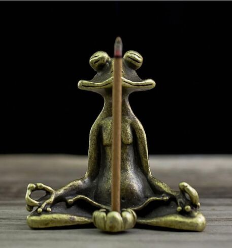 Elegant Metal Frog Incense Holder - Meditation & Yoga Decor, Great for Desk or Altar, Perfect for Christmas, Halloween, Easter, Thanksgiving, St. Patrick's Day, Frog Decor in Saudi Arabia